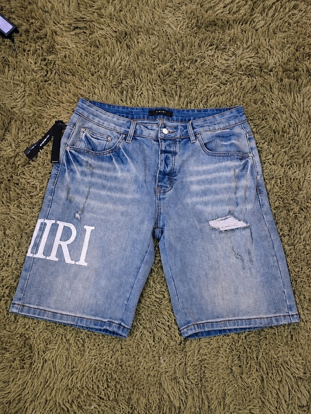 AMIRI Men's Light Wash Logo Embroidered Distressed Denim Shorts NWT Size 32